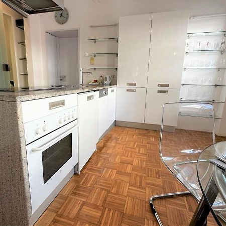 Charming Starry Night Apartment Любляна Экстерьер фото