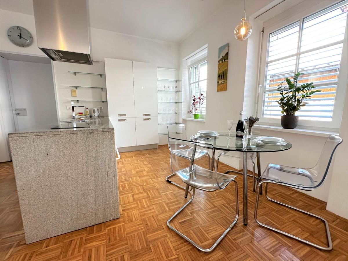 Charming Starry Night Apartment Любляна Экстерьер фото
