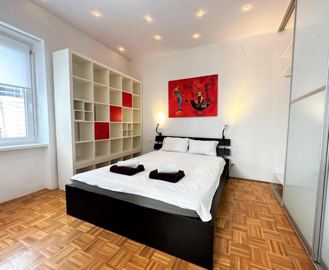 Charming Starry Night Apartment Любляна Экстерьер фото