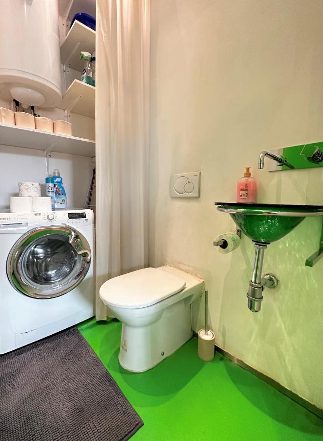 Charming Starry Night Apartment Любляна Экстерьер фото